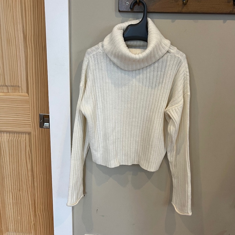 Boxy Ribbed CroppedTurtleneck Sweater Dropped Shoulder Cream Small Small
